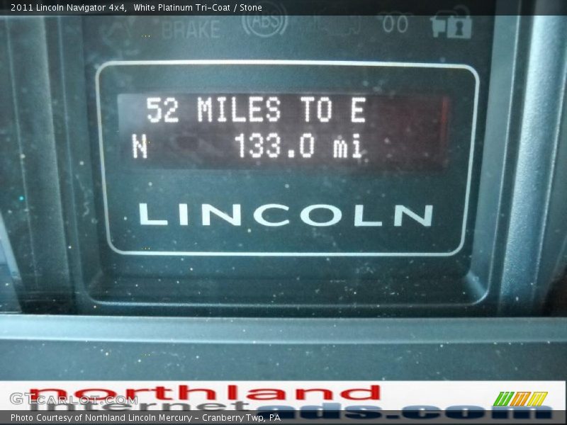 White Platinum Tri-Coat / Stone 2011 Lincoln Navigator 4x4