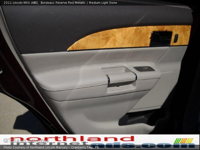 Bordeaux Reserve Red Metallic / Medium Light Stone 2011 Lincoln MKX AWD