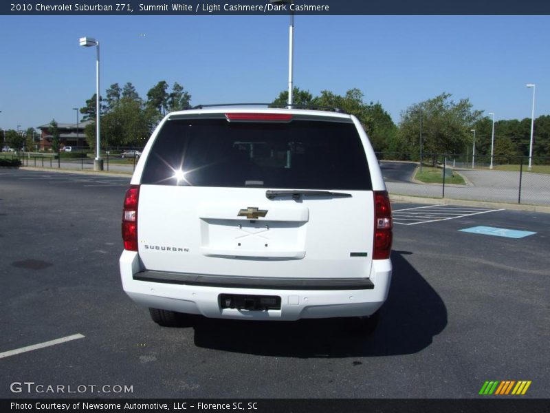 Summit White / Light Cashmere/Dark Cashmere 2010 Chevrolet Suburban Z71