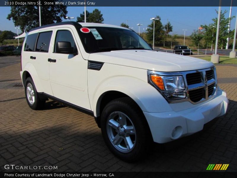 Stone White / Dark Slate Gray 2010 Dodge Nitro SE