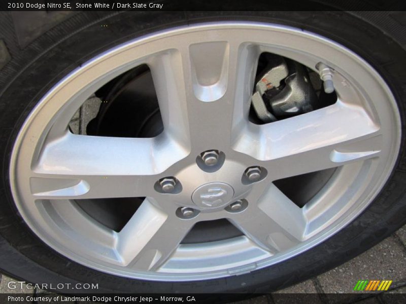 Stone White / Dark Slate Gray 2010 Dodge Nitro SE