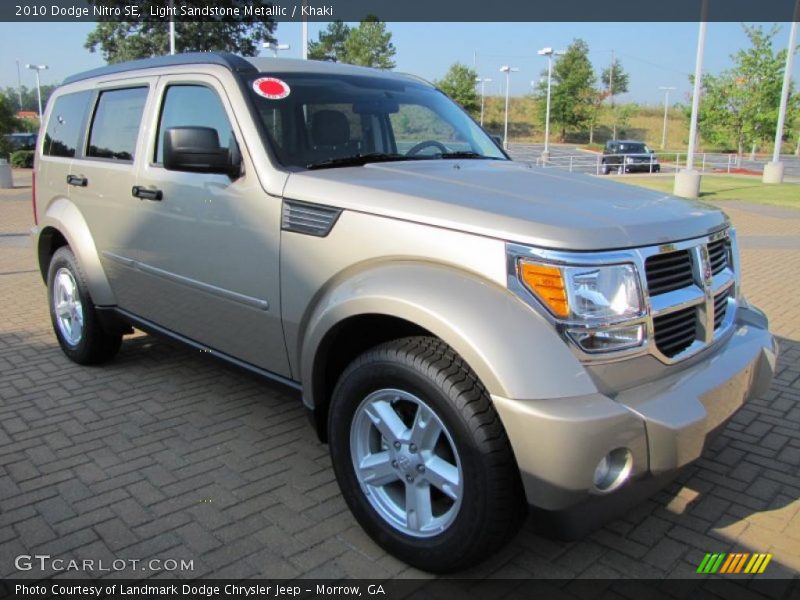 Light Sandstone Metallic / Khaki 2010 Dodge Nitro SE