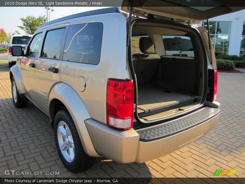 Light Sandstone Metallic / Khaki 2010 Dodge Nitro SE