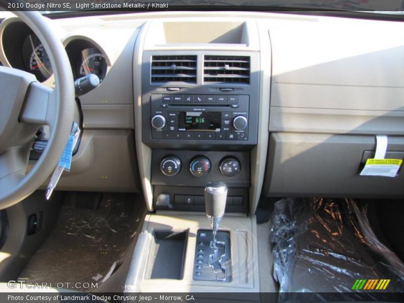 Light Sandstone Metallic / Khaki 2010 Dodge Nitro SE