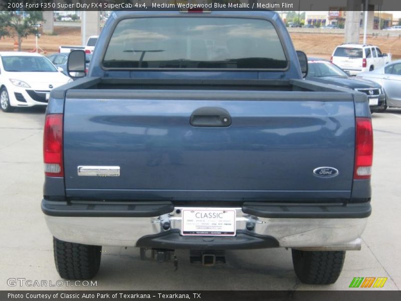Medium Wedgewood Blue Metallic / Medium Flint 2005 Ford F350 Super Duty FX4 SuperCab 4x4