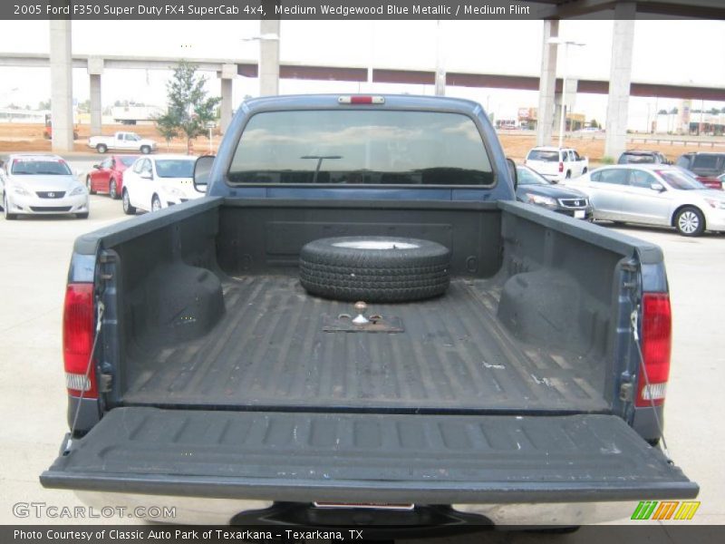Medium Wedgewood Blue Metallic / Medium Flint 2005 Ford F350 Super Duty FX4 SuperCab 4x4
