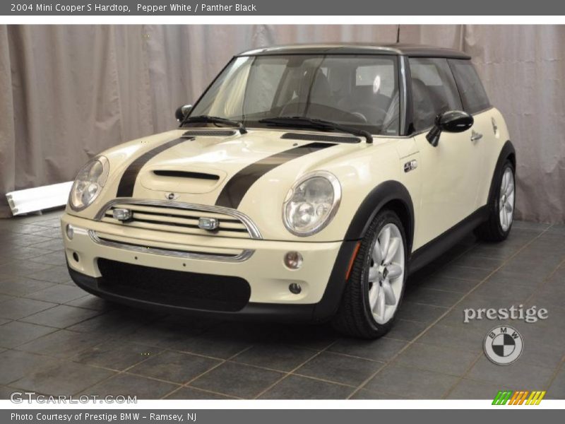 Pepper White / Panther Black 2004 Mini Cooper S Hardtop
