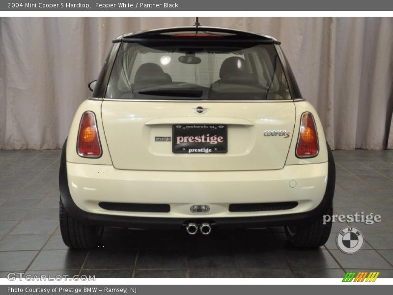 Pepper White / Panther Black 2004 Mini Cooper S Hardtop