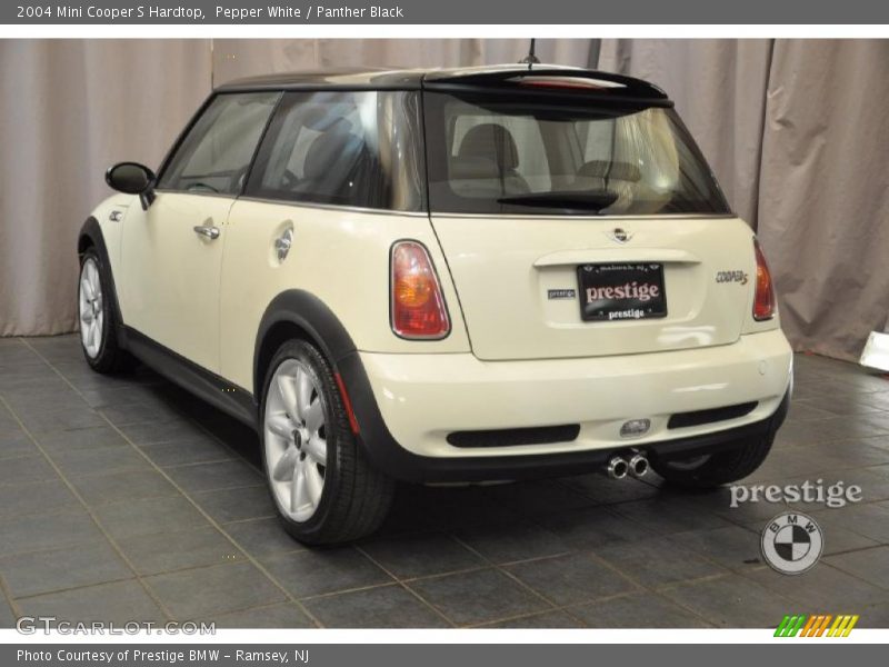 Pepper White / Panther Black 2004 Mini Cooper S Hardtop