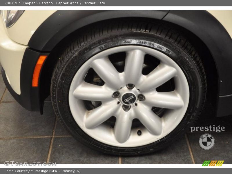 Pepper White / Panther Black 2004 Mini Cooper S Hardtop