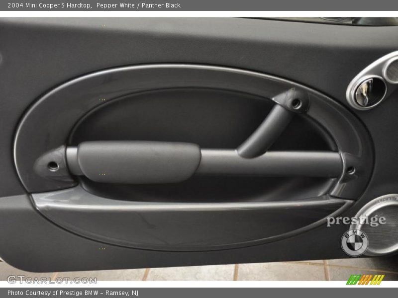 Pepper White / Panther Black 2004 Mini Cooper S Hardtop