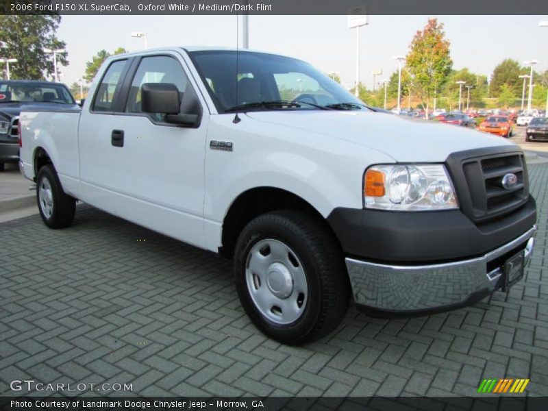 Oxford White / Medium/Dark Flint 2006 Ford F150 XL SuperCab
