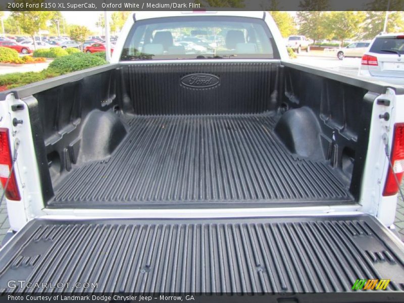 Oxford White / Medium/Dark Flint 2006 Ford F150 XL SuperCab