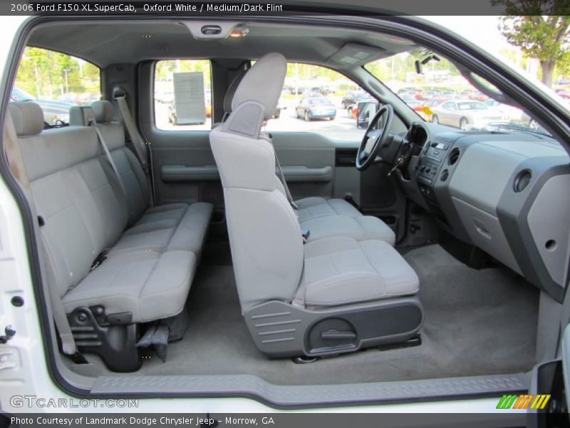 Oxford White / Medium/Dark Flint 2006 Ford F150 XL SuperCab