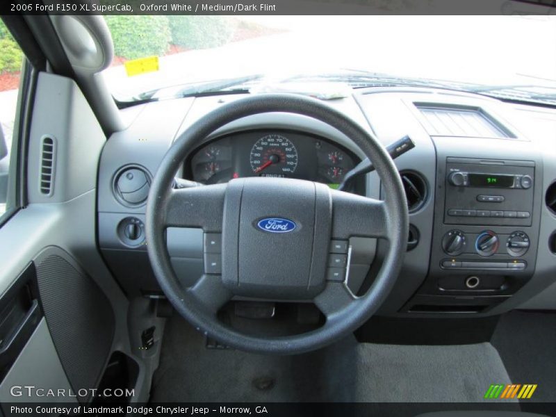 Oxford White / Medium/Dark Flint 2006 Ford F150 XL SuperCab