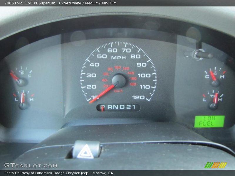 Oxford White / Medium/Dark Flint 2006 Ford F150 XL SuperCab