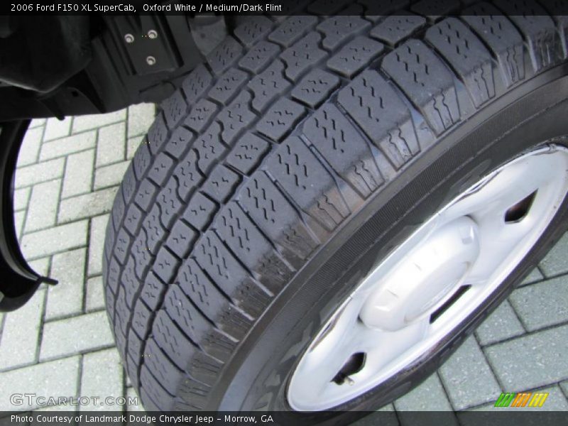 Oxford White / Medium/Dark Flint 2006 Ford F150 XL SuperCab