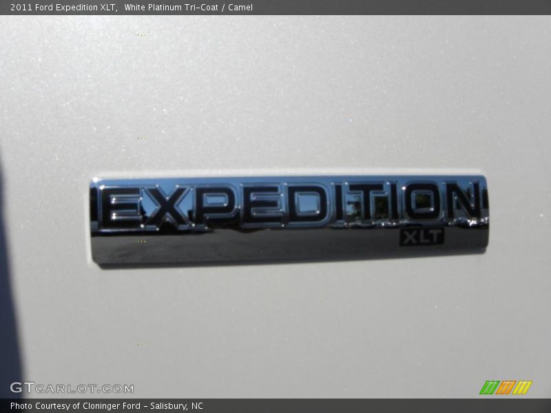 White Platinum Tri-Coat / Camel 2011 Ford Expedition XLT