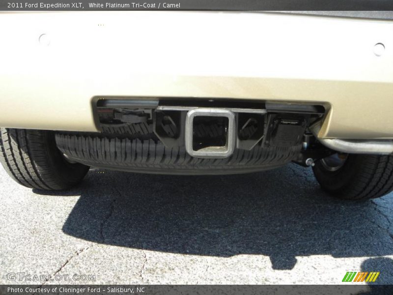 White Platinum Tri-Coat / Camel 2011 Ford Expedition XLT