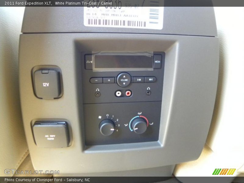 White Platinum Tri-Coat / Camel 2011 Ford Expedition XLT