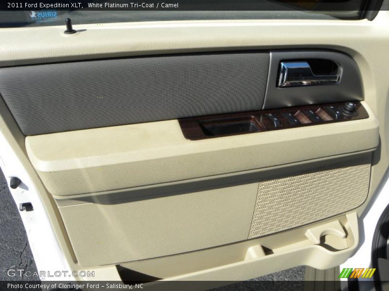 White Platinum Tri-Coat / Camel 2011 Ford Expedition XLT