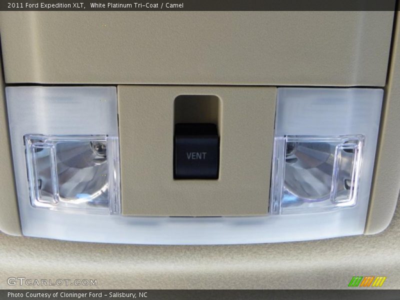 White Platinum Tri-Coat / Camel 2011 Ford Expedition XLT