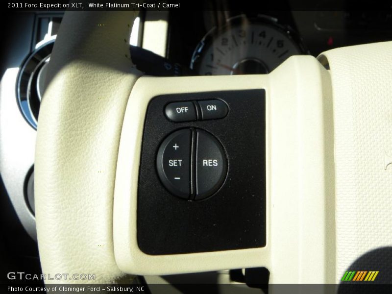 White Platinum Tri-Coat / Camel 2011 Ford Expedition XLT