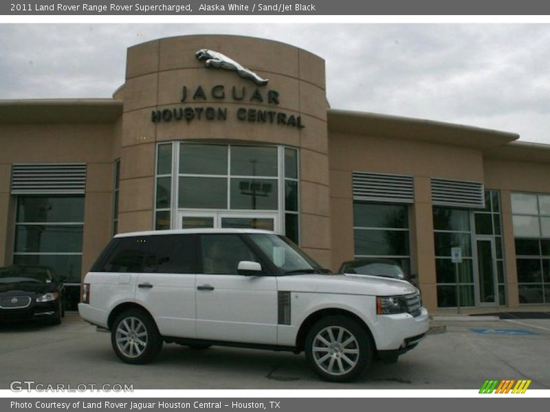 Alaska White / Sand/Jet Black 2011 Land Rover Range Rover Supercharged