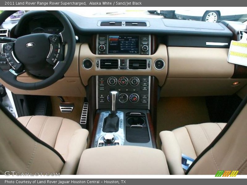 Alaska White / Sand/Jet Black 2011 Land Rover Range Rover Supercharged