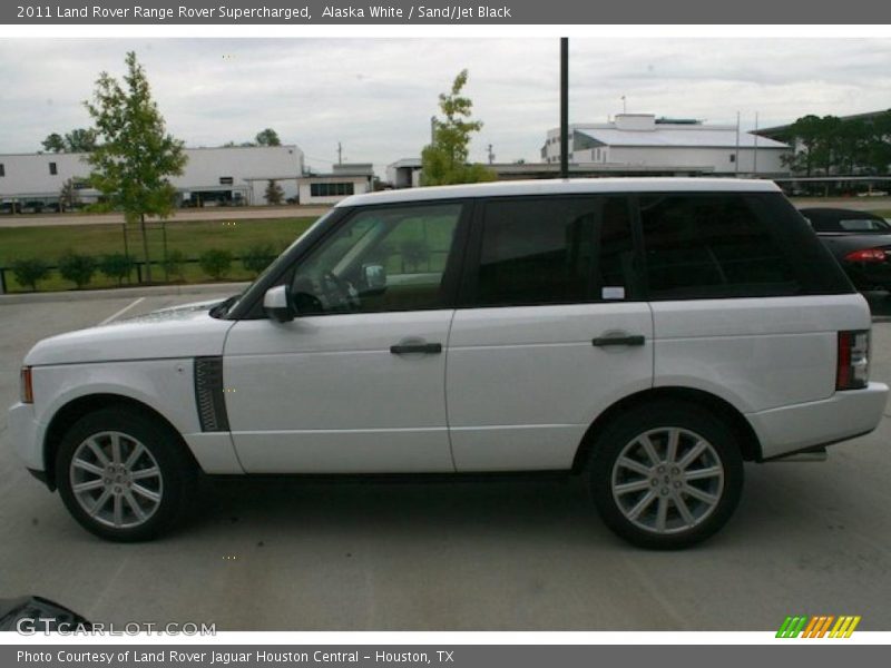 Alaska White / Sand/Jet Black 2011 Land Rover Range Rover Supercharged