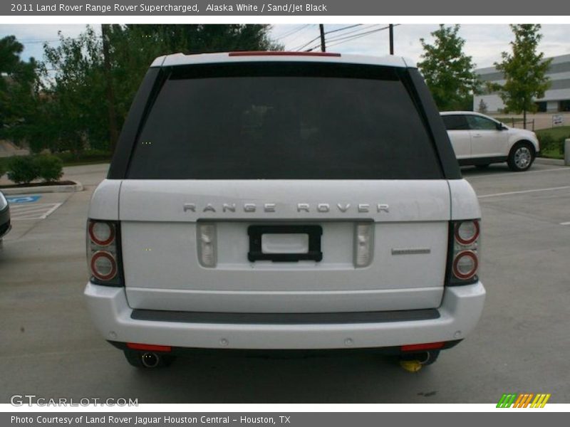 Alaska White / Sand/Jet Black 2011 Land Rover Range Rover Supercharged