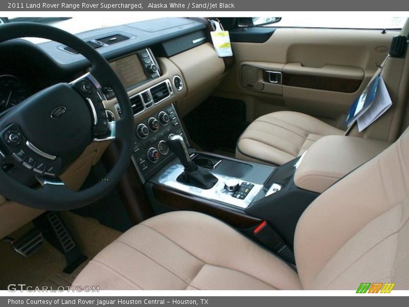 Alaska White / Sand/Jet Black 2011 Land Rover Range Rover Supercharged