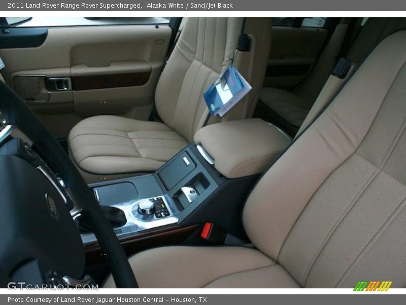 Alaska White / Sand/Jet Black 2011 Land Rover Range Rover Supercharged