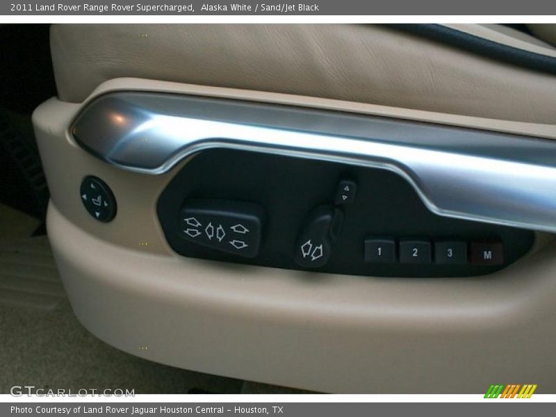 Alaska White / Sand/Jet Black 2011 Land Rover Range Rover Supercharged