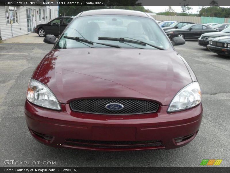 Merlot Pearl Clearcoat / Ebony Black 2005 Ford Taurus SE