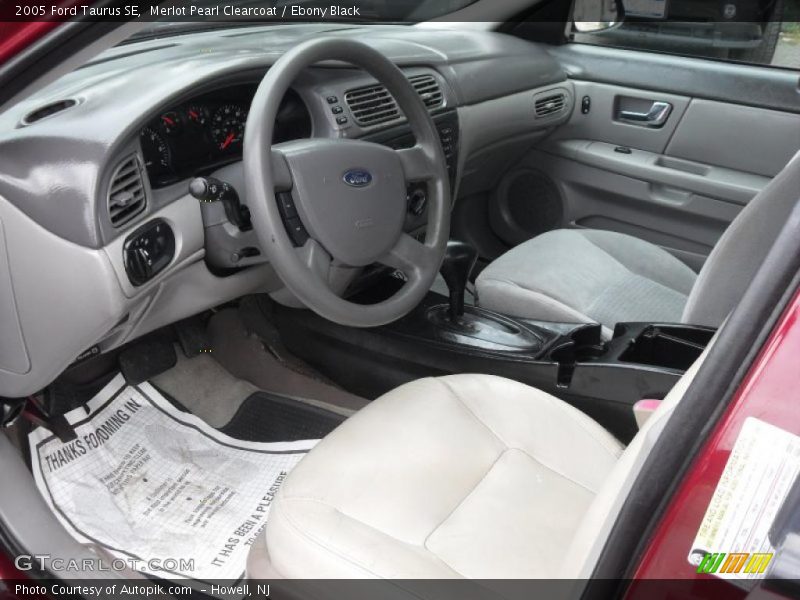 Merlot Pearl Clearcoat / Ebony Black 2005 Ford Taurus SE