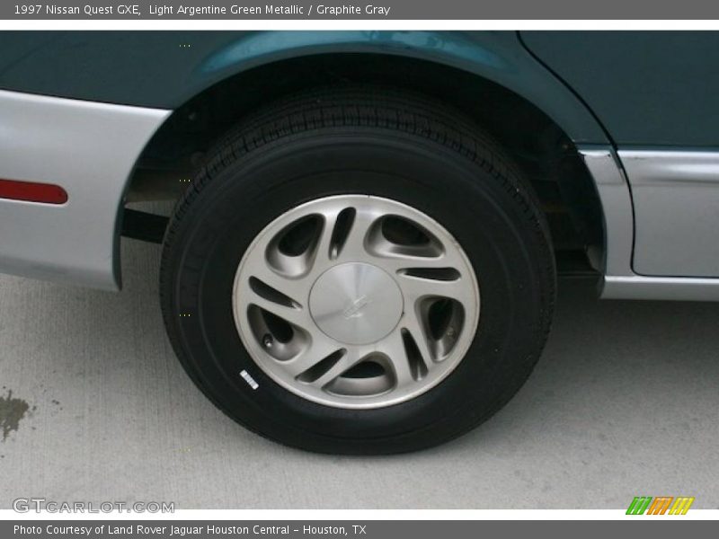 Light Argentine Green Metallic / Graphite Gray 1997 Nissan Quest GXE