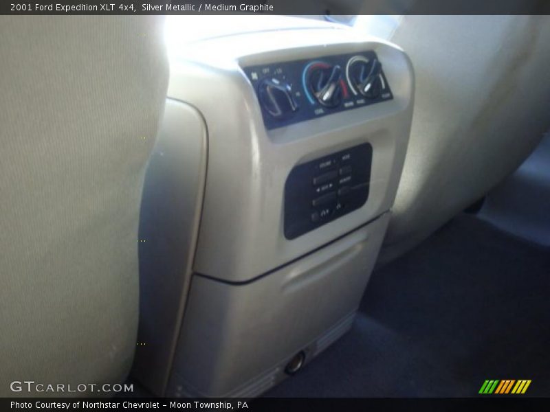 Silver Metallic / Medium Graphite 2001 Ford Expedition XLT 4x4
