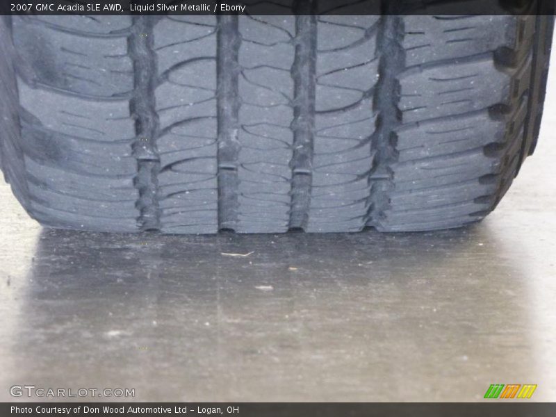 Liquid Silver Metallic / Ebony 2007 GMC Acadia SLE AWD