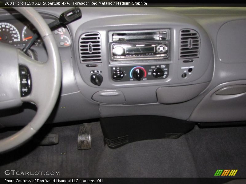 Toreador Red Metallic / Medium Graphite 2001 Ford F150 XLT SuperCab 4x4