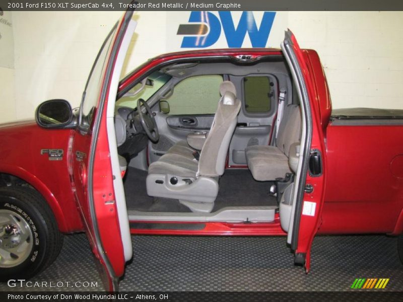 Toreador Red Metallic / Medium Graphite 2001 Ford F150 XLT SuperCab 4x4