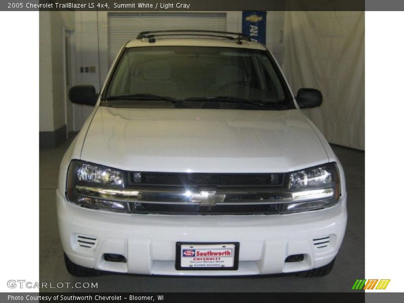 Summit White / Light Gray 2005 Chevrolet TrailBlazer LS 4x4