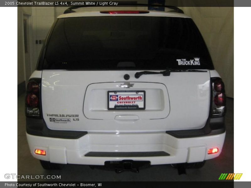 Summit White / Light Gray 2005 Chevrolet TrailBlazer LS 4x4