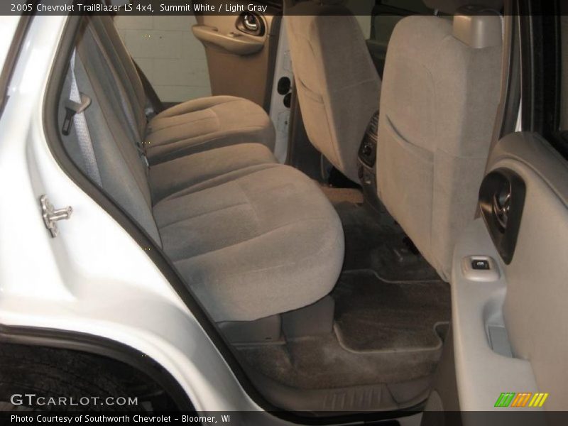 Summit White / Light Gray 2005 Chevrolet TrailBlazer LS 4x4