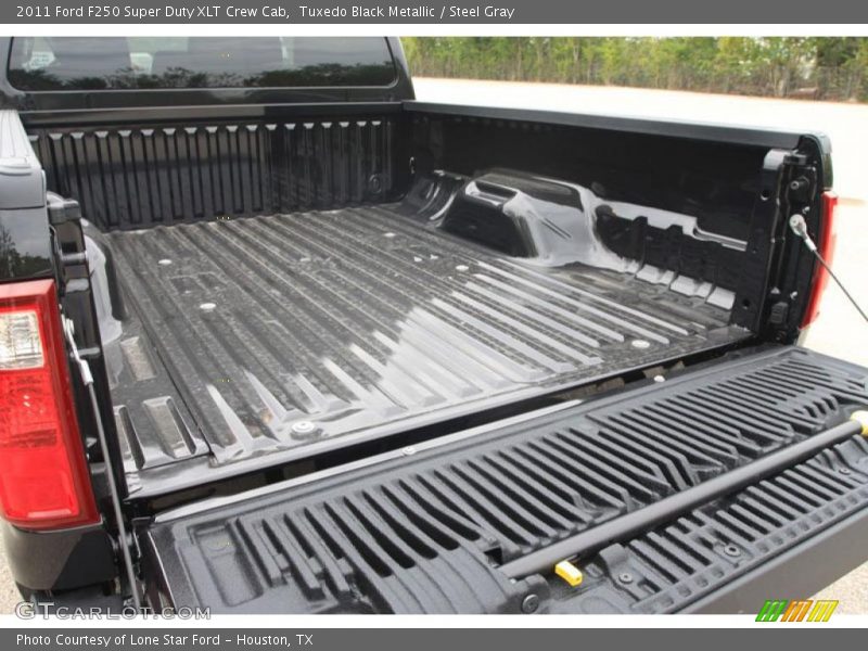 Tuxedo Black Metallic / Steel Gray 2011 Ford F250 Super Duty XLT Crew Cab