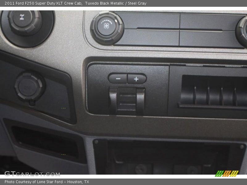 Tuxedo Black Metallic / Steel Gray 2011 Ford F250 Super Duty XLT Crew Cab