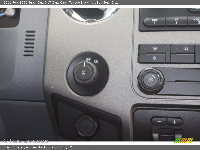 Tuxedo Black Metallic / Steel Gray 2011 Ford F250 Super Duty XLT Crew Cab