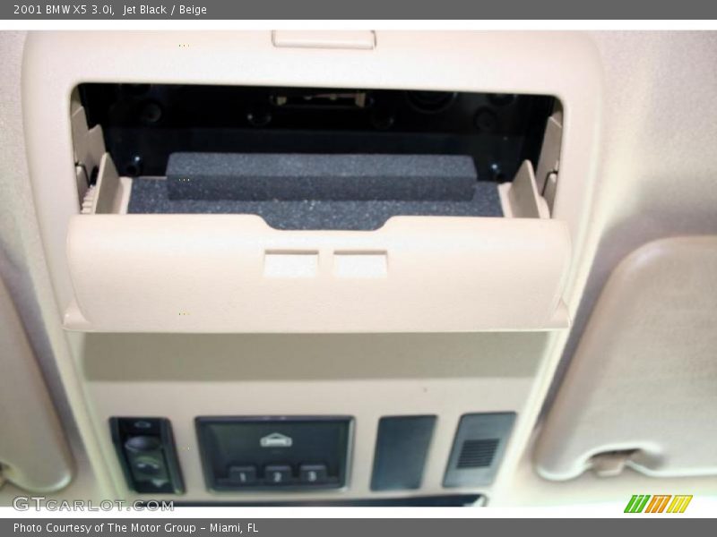 Jet Black / Beige 2001 BMW X5 3.0i