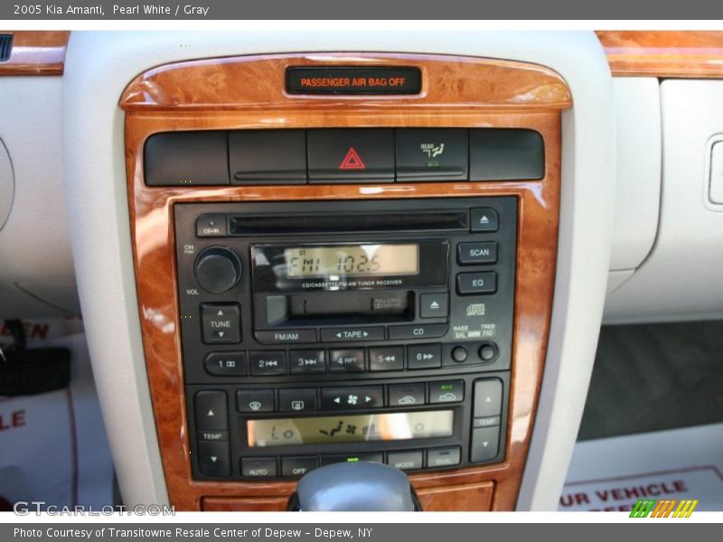 Pearl White / Gray 2005 Kia Amanti