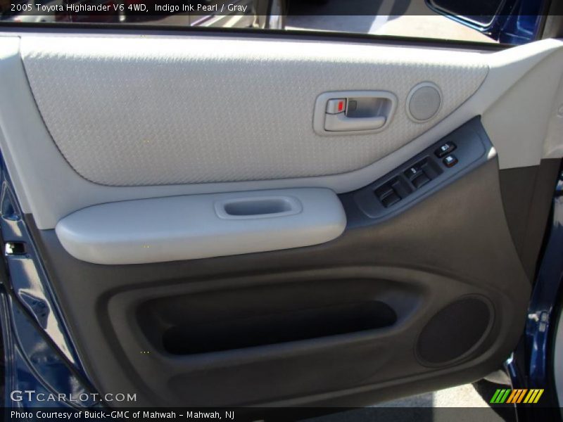 Indigo Ink Pearl / Gray 2005 Toyota Highlander V6 4WD